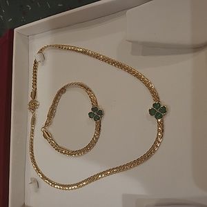 Beautiful Leaf Floral Square clover design Necklace and Bracelet Set Party Wear